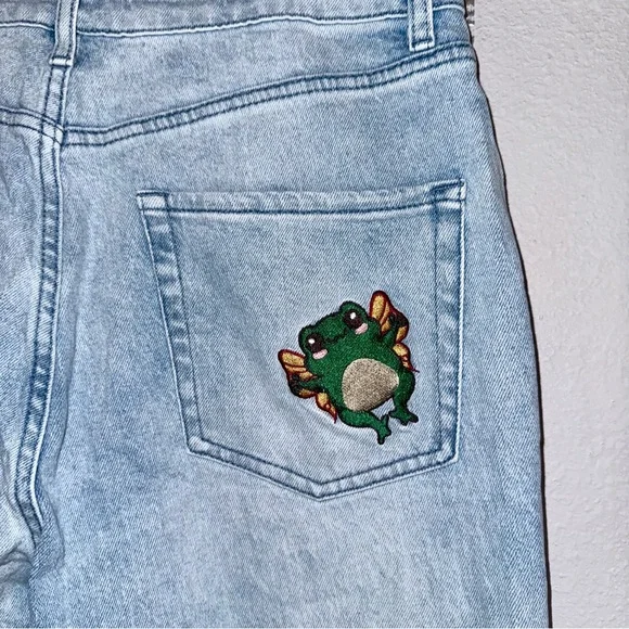 Hot Topic Jeans Frog Mushroom Embroidered Chic Y2K Women’s Sz9 Cute‎ Casual - Picture 8 of 12